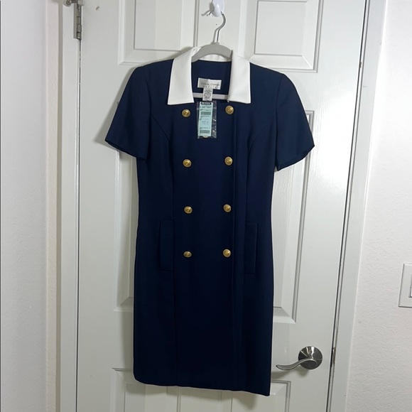 Casual Corner‎ Navy Dress with White Accents and Gold Buttons Size 2 Petite - Picture 1 of 8